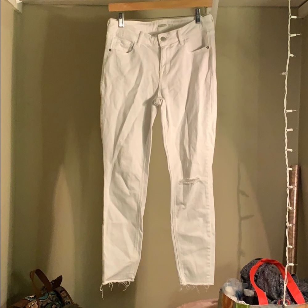 White skinny jeans